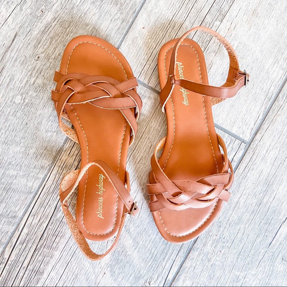 NBW PRINCESS HIGHWAY Tan Sandals